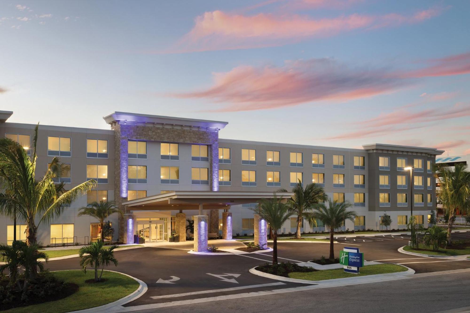 Holiday Inn Express Cape Canaveral By Ihg Kültér fotó
